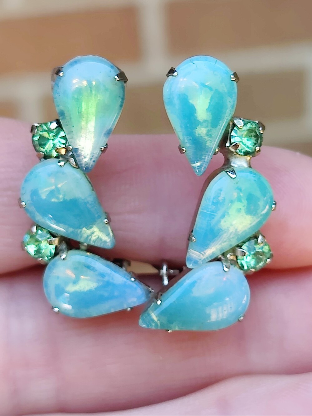 Vintage Fifties Teardrop Glass Earrings - Picture 2 of 4